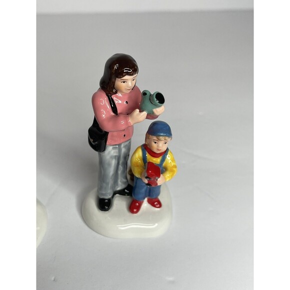 Dept 56 Snow Village “Another Man’s Treasure” Set Of 2 Shoppers Missing One BOX - Picture 3 of 11